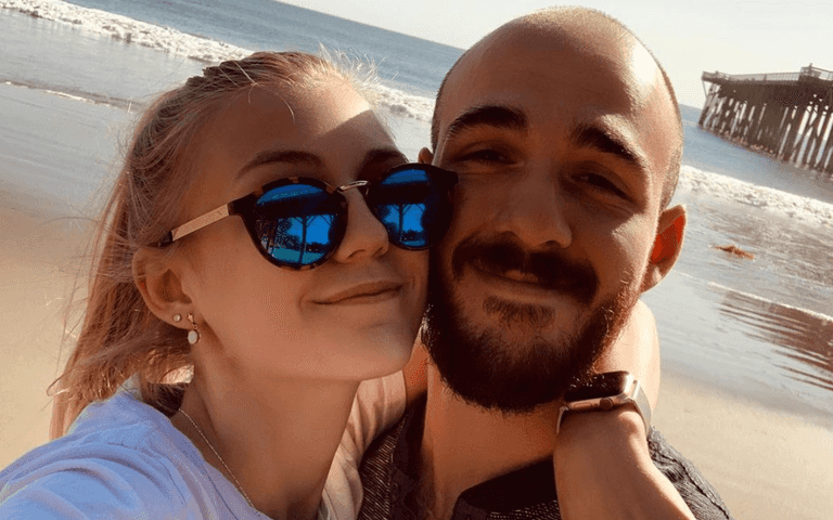 Gabby Petito: Police resume search of Florida swamp for fiancé