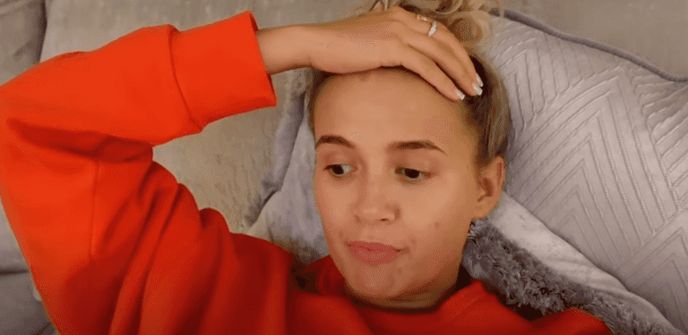 Molly-Mae Hague says she was a “mess” after endometriosis surgery Molly-Mae Hague says she was a “mess” after endometriosis surgery
