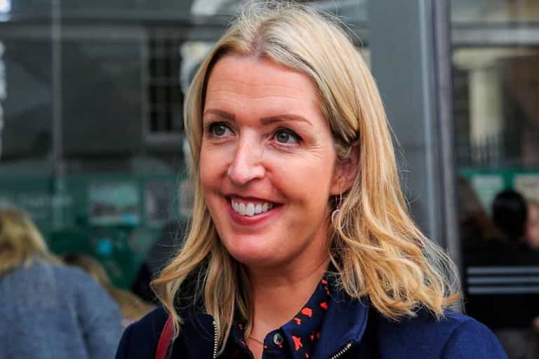 Vicky Phelan returns to Ireland after scans discover new tumours