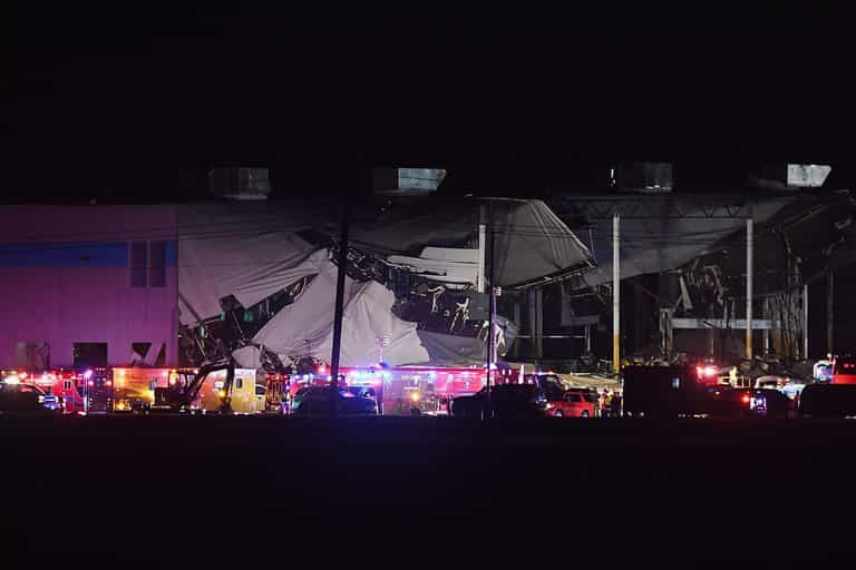 Amazon workers trapped in warehouse after roof collapses in ‘mass casualty’ incident Amazon workers trapped in warehouse after roof collapses in ‘mass casualty’ incident