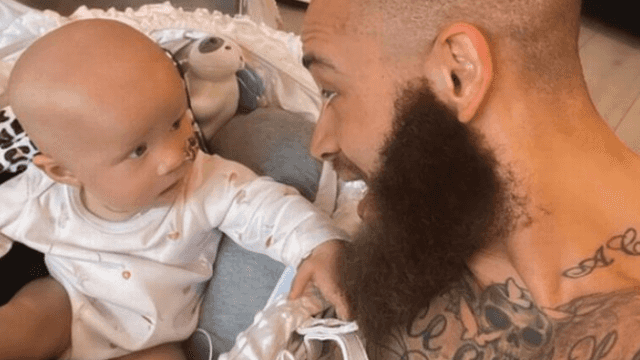 Ashley Cain decorates baby Azaylia’s grave for Christmas