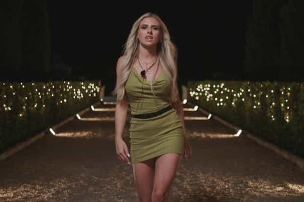 Chloe Burrows reveals exactly what you’re not allowed bring to the Love Island villa