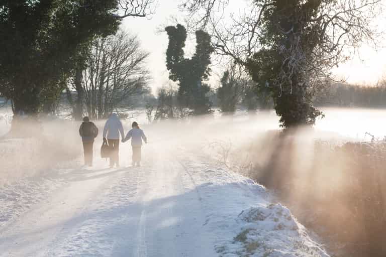 Cold airmass to hit Ireland tomorrow bringing sleet and snow