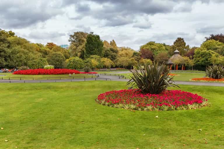 Woman taken to hospital after assault in St. Stephen’s Green