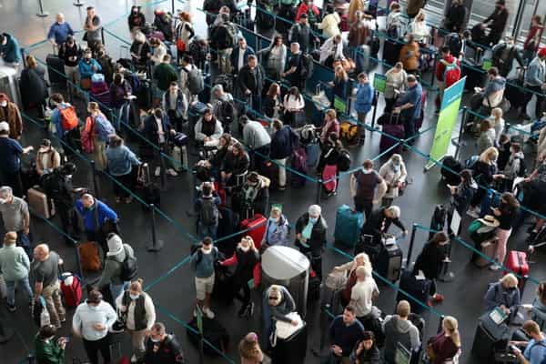 Dublin Airport bosses say they don’t know why security is so delayed Dublin Airport bosses say they don’t know why security is so delayed