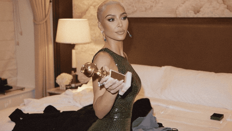 Expert claims lock of Marilyn Monroe’s hair given to Kim Kardashian is “fake”