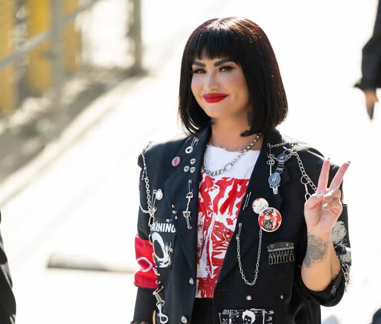 Demi Lovato announces she is using she/her pronouns again
