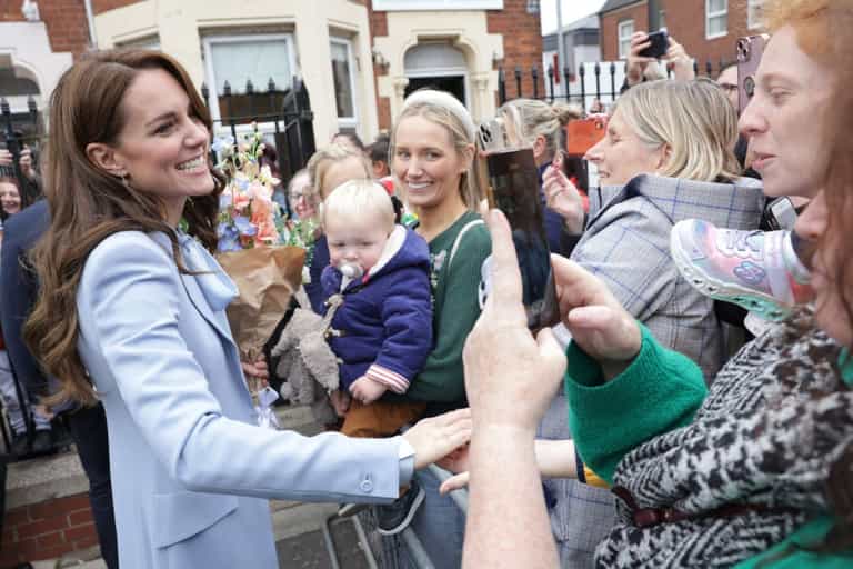 Woman tells Kate Middleton ‘Ireland belongs to the Irish’ during Belfast visit Woman tells Kate Middleton ‘Ireland belongs to the Irish’ during Belfast visit