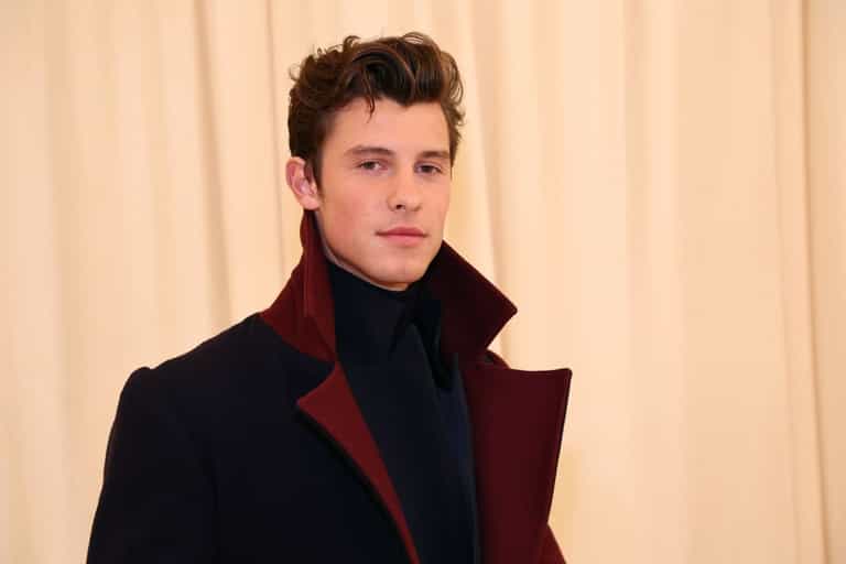 Shawn Mendes (24) is reportedly dating Dr Jocelyne Miranda (50) Shawn Mendes (24) is reportedly dating Dr Jocelyne Miranda (50)