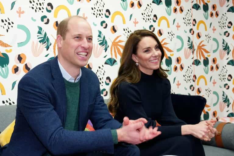 Prince William ignores questions about Harry’s book during hospital visit Prince William ignores questions about Harry’s book during hospital visit