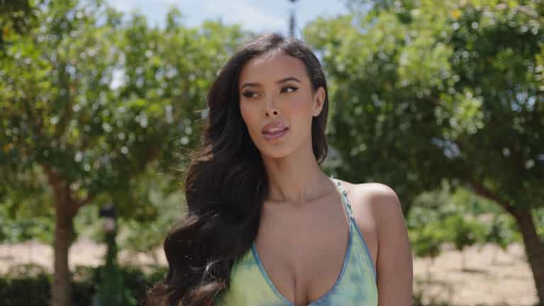 Love Island first look shows Maya Jama’s dramatic entrance to the villa Love Island first look shows Maya Jama’s dramatic entrance to the villa
