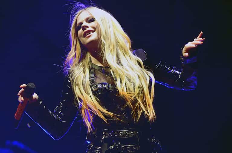 Avril Lavigne confirms split from partner Mod Sun