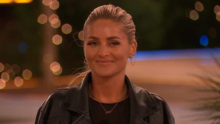 Love Island first look: One girl is dumped as drama hits over the… washing up? Love Island first look: One girl is dumped as drama hits over the… washing up?