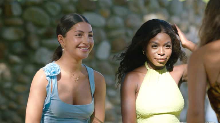 Love Island first look: The girls head out with the Casa bombshells as Shaq and Martin chat Love Island first look: The girls head out with the Casa bombshells as Shaq and Martin chat