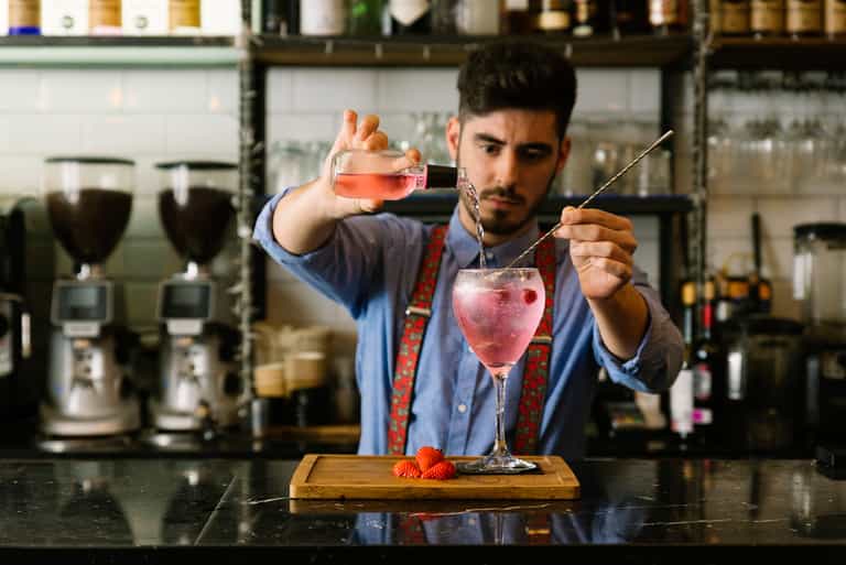 Bartender shares the red flags people should look out for when ordering drinks