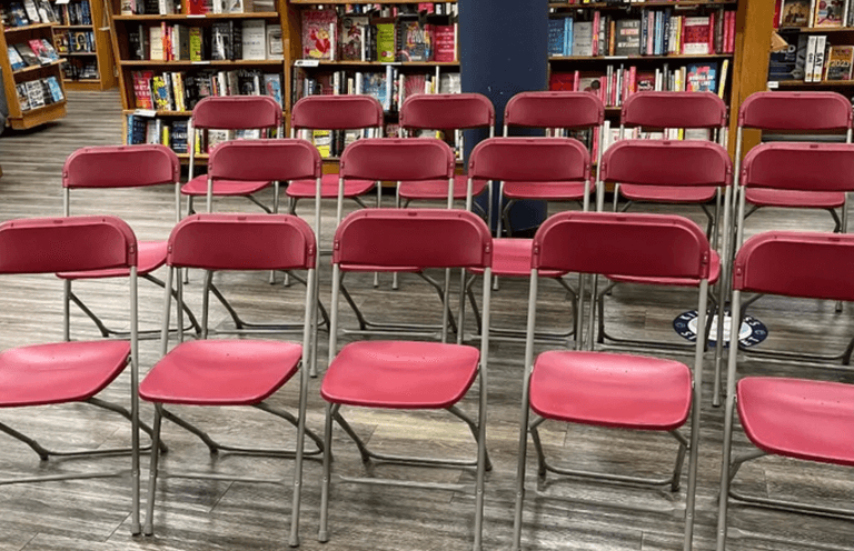 Author ‘cries all the way home’ after no one shows up to her book signing event Author ‘cries all the way home’ after no one shows up to her book signing event