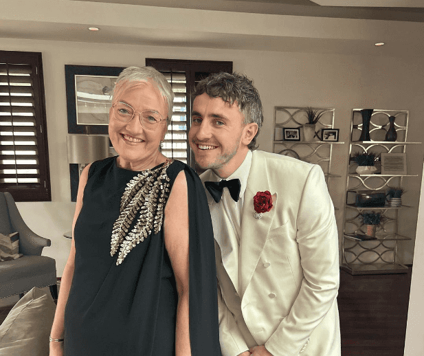 Paul Mescal’s mum Dearbhla says she has “no fear” battling cancer Paul Mescal’s mum Dearbhla says she has “no fear” battling cancer