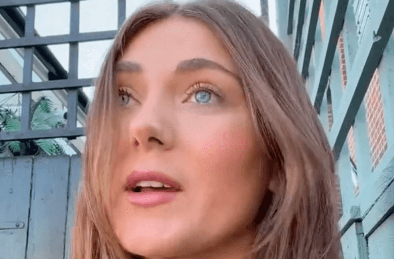 TikToker bursts into tears after strangers refuse her offer to pay for their groceries