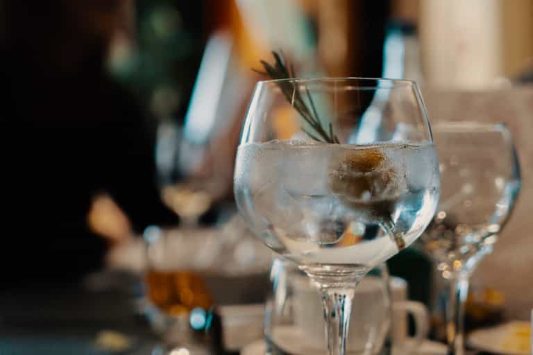 Struggling with hayfever? Drinking gin and tonics can reportedly help ease symptoms