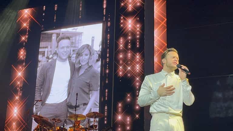 Olly Murs breaks down in tears on stage as he admits ‘regrets’ over Caroline Flack Olly Murs breaks down in tears on stage as he admits ‘regrets’ over Caroline Flack