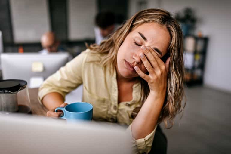 Expert reveals genius tips on how to avoid jet lag on your next long-haul trip Expert reveals genius tips on how to avoid jet lag on your next long-haul trip