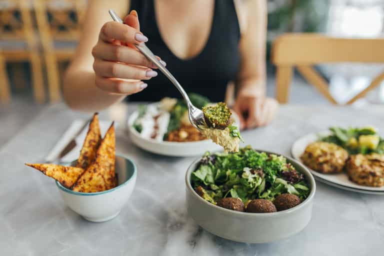 Celebrity chef bans vegans from his restaurant following a negative online review