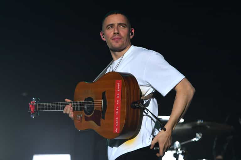 Dermot Kennedy issues apology to Irish Traveller community Dermot Kennedy issues apology to Irish Traveller community