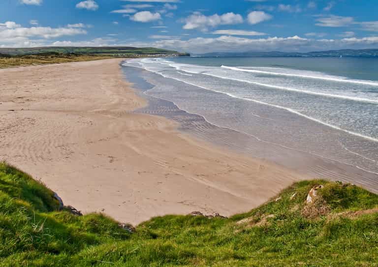 Warning issued to swimmers as thousands head to beach for long weekend