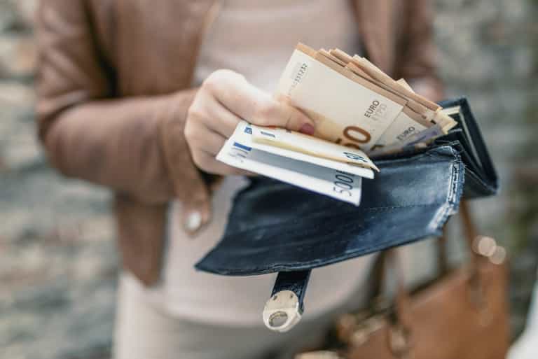 Thousands of eligible people have yet to claim cost of living €1,000 cash boost Thousands of eligible people have yet to claim cost of living €1,000 cash boost