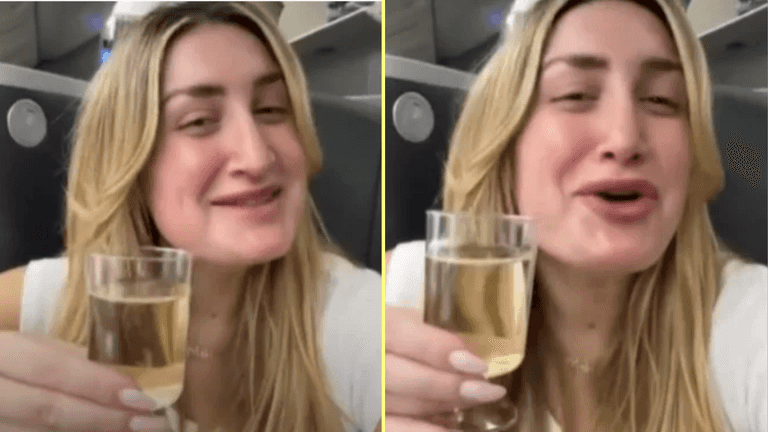 CEO praised for refusing to leave airline seat to let mum sit next to her children