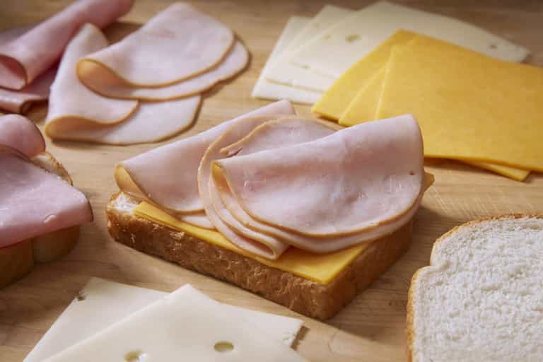 Irish households warned to bin four popular lunch meat products following urgent recall Irish households warned to bin four popular lunch meat products following urgent recall