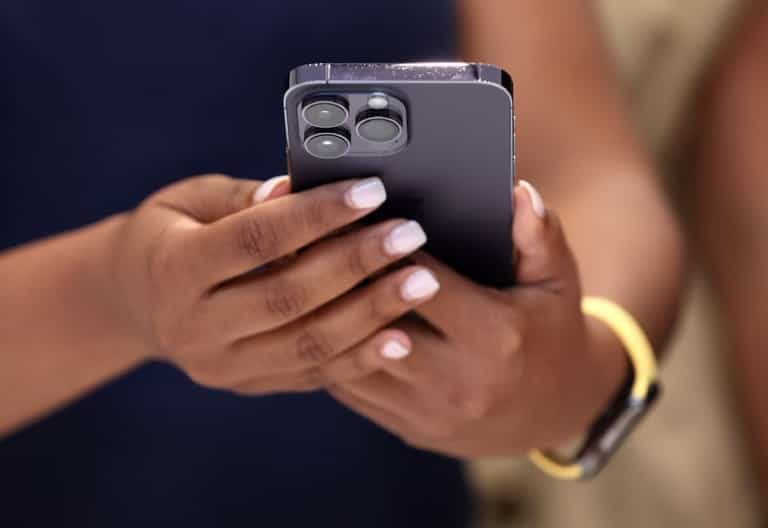 Apple to permanently delete photos from people’s iPhones this month Apple to permanently delete photos from people’s iPhones this month