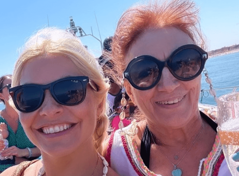 Holly Willoughby pens heartbreaking tribute to late mother-in-law Holly Willoughby pens heartbreaking tribute to late mother-in-law