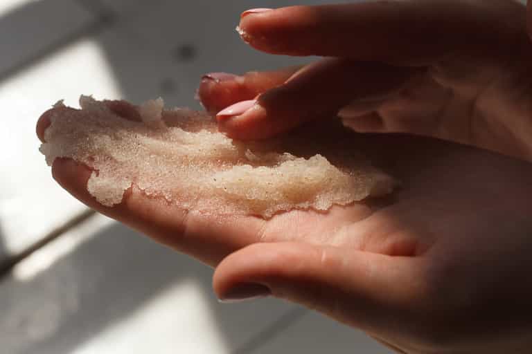 I found the best exfoliator for removing tan and it costs less than €10