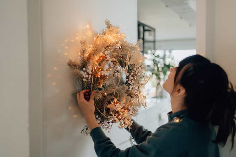 People who put their Christmas decorations up early are happier, science says