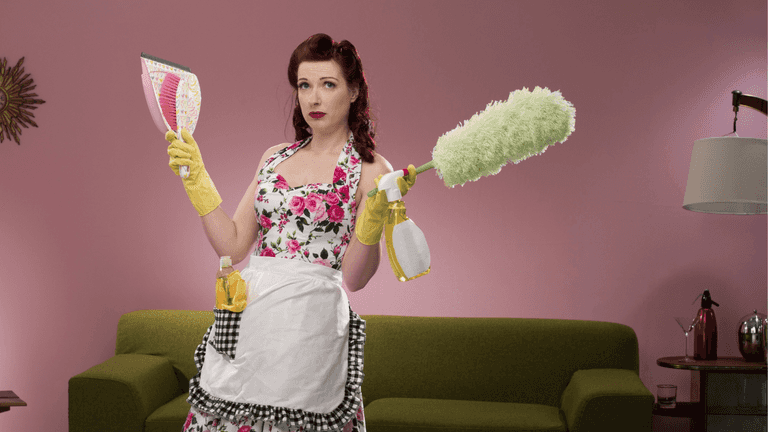 Tradwives: The old-fashioned lifestyle sparking debate amongst modern women