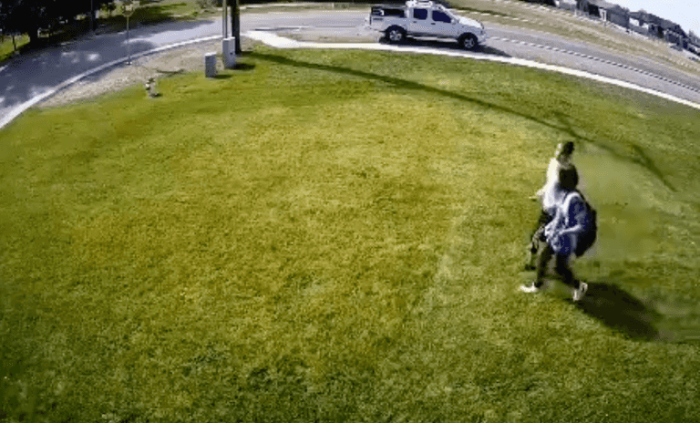 Man shares no-nonsense method to stop ‘disrespectful’ people walking across his lawn Man shares no-nonsense method to stop ‘disrespectful’ people walking across his lawn