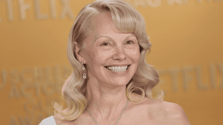 Pamela Anderson praised as she goes bare-faced at SAG Awards