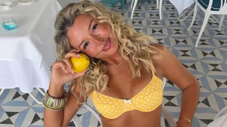 Signs Charleen Murphy could be heading into the Love Island villa labi e