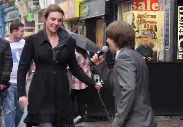 “Dancing In The Moonlight” This Galway Busker Certainly Knows How To Put On A Show