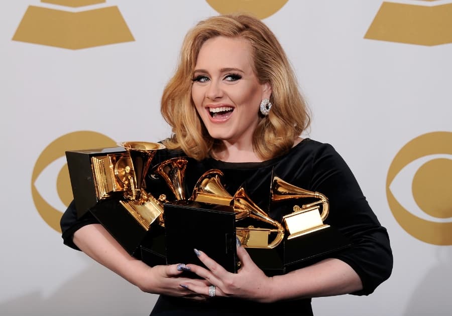 The Lovely Adele Has a Bun In The Oven!