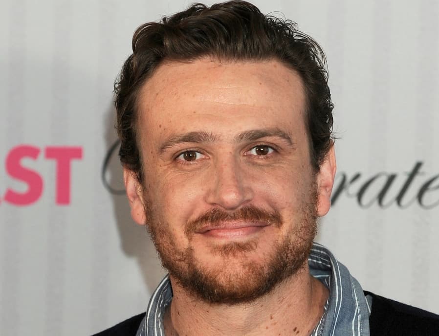 Jason Segel Never Googles Himself and Doesn’t Think He’s Sexy
