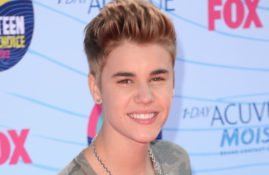 Bieber’s Bad Language Upsets Airplane Passenger