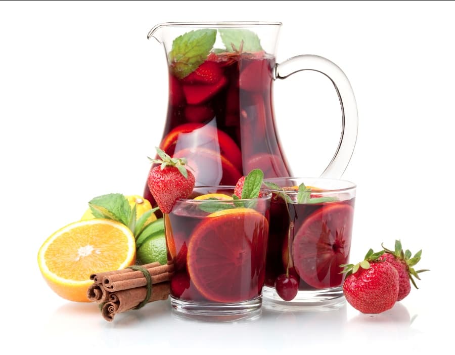 Delicious Summer Cocktails to Devour with Your Friends