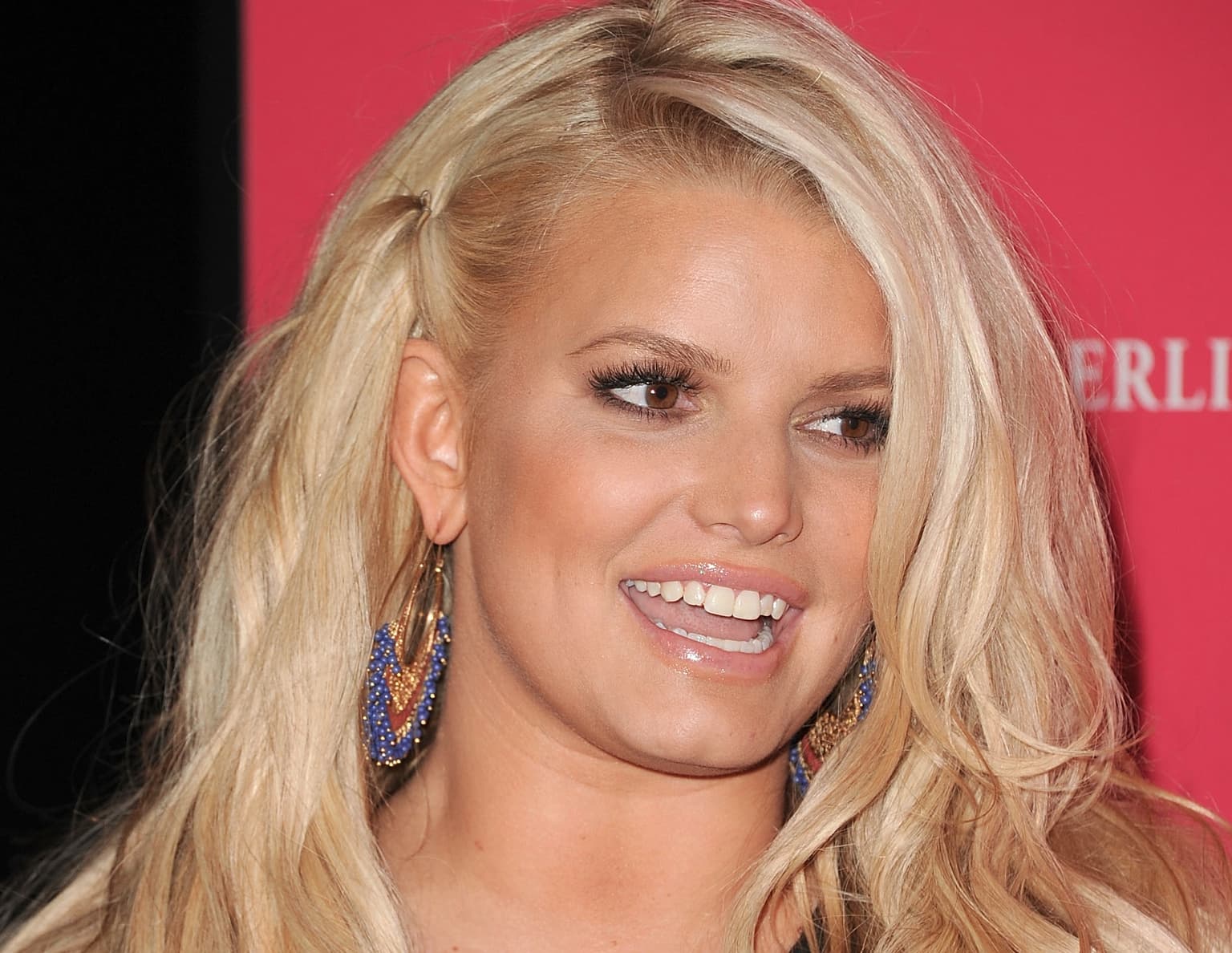 Yummy Mummy Jessica Simpson to Launch a Bridal Line