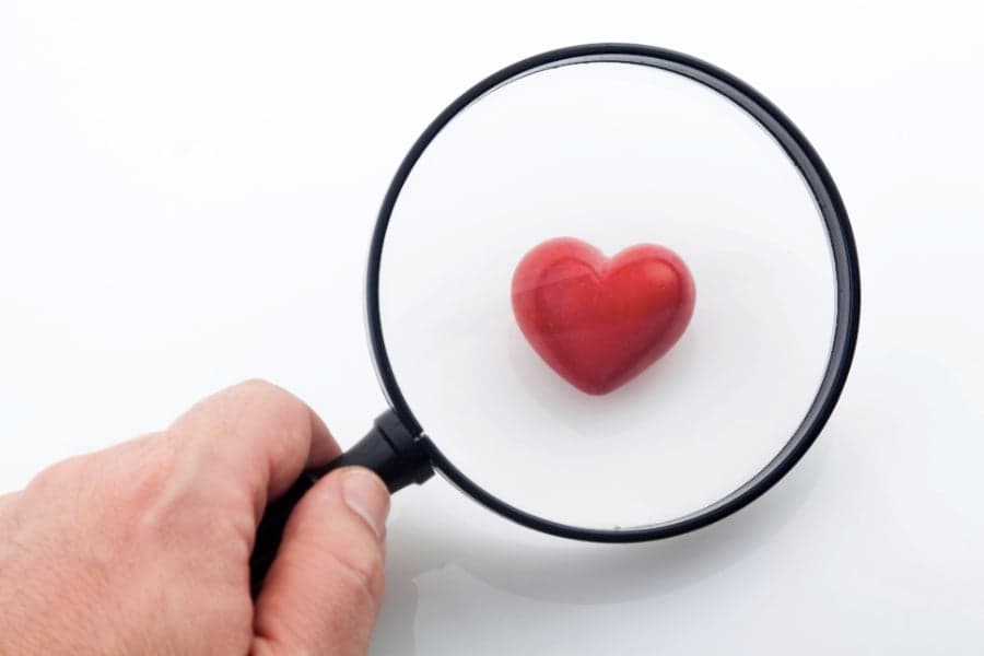 Romance At A Glance – Does Love at First Sight Exist?