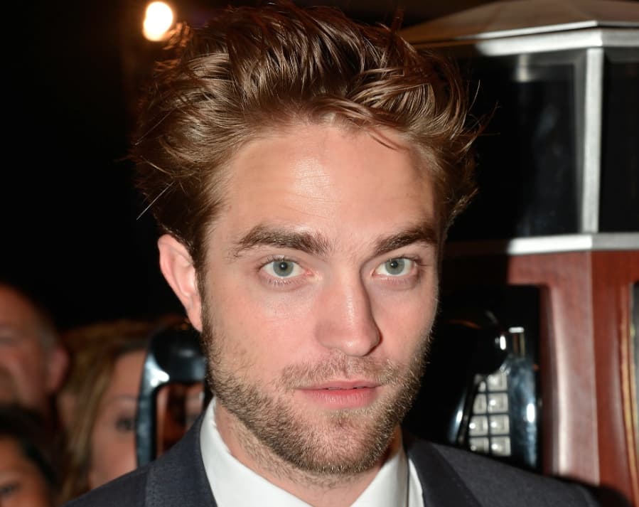 Robert Pattinson Spotted With A New Girl In New York City