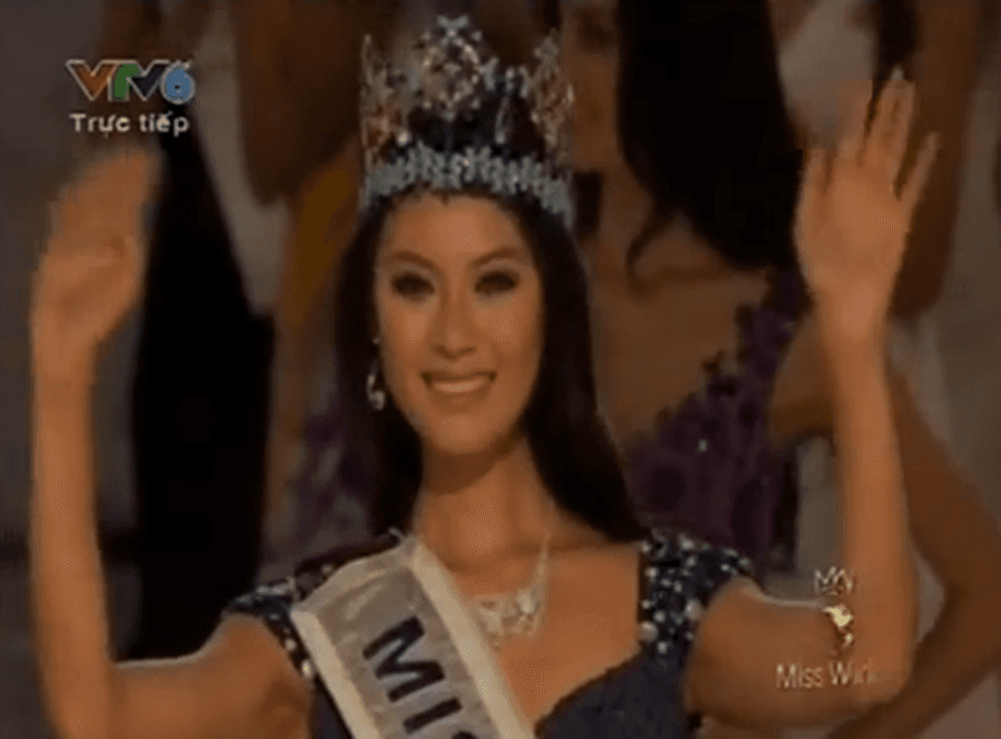 Miss China Wins Miss World on Home Soil