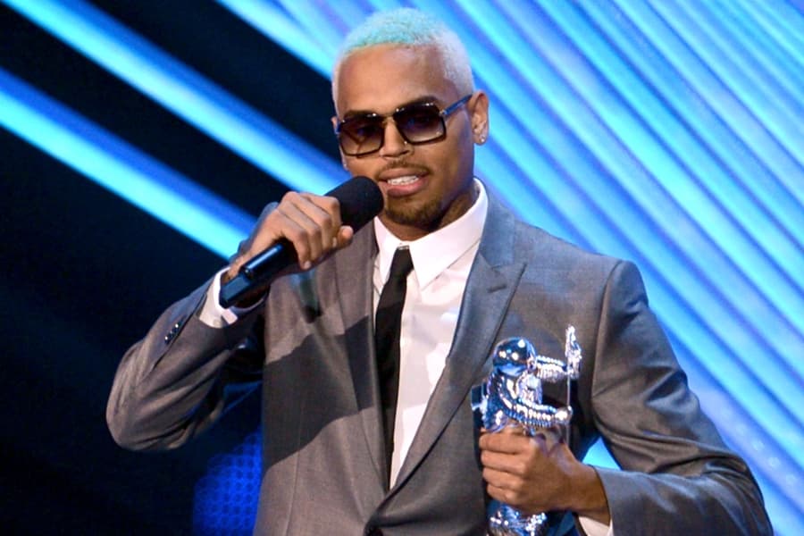 “Get Rid of Rihanna or Else!” Chris Brown’s Girlfriend Issues Him a Serious Ultimatum