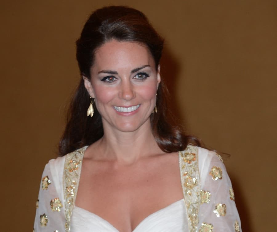 Prince Harry Isn’t the Only One With His Kit Off As Topless Photos of Kate Middleton Hit French News Stands